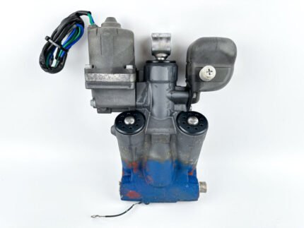 2011 Yamaha 115 HP Outboard Trim Unit