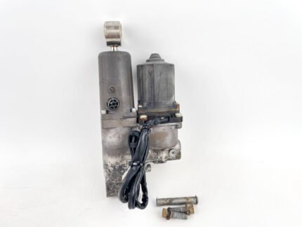 2013 Suzuki 60 HP Outboard Trim Unit