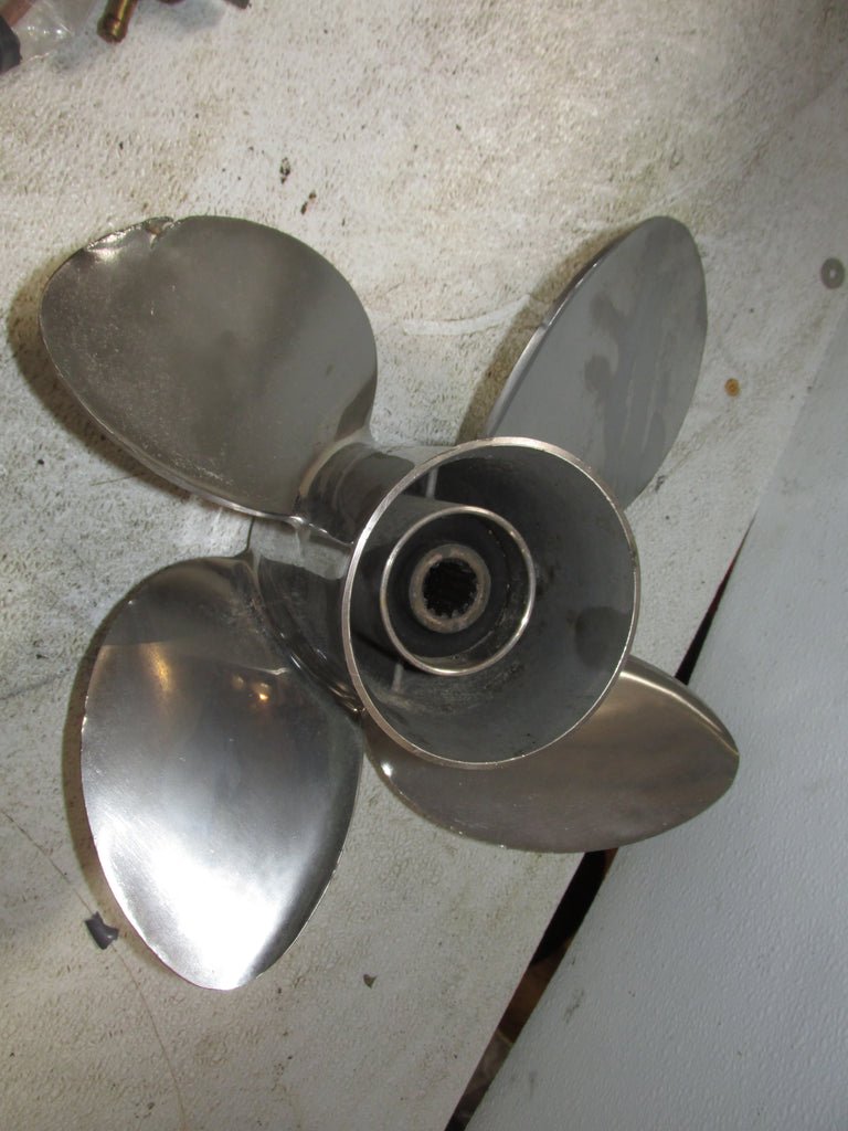 Suzuki DF70 70hp 4 Blade Propeller Suzuki DF70 70hp 4 Blade Propeller